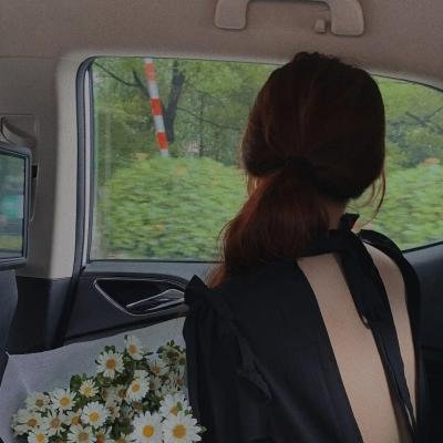颁奖礼红毯实拍：顶流粉丝言论翻车，官方介入调查